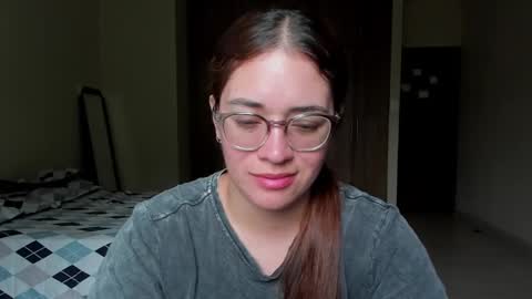 Snapshot of atenas__05 chatting on February 11, 7:05 pm atenas online show from February 11, 7:05 pm