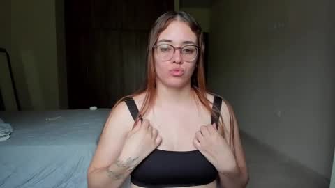 Snapshot of atenas__05 chatting on January 28, 7:10 pm atenas online show from January 28, 7:10 pm