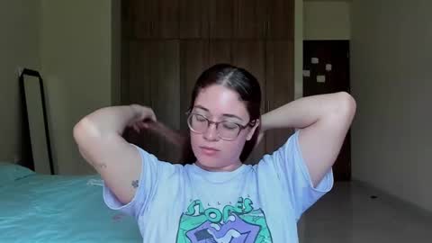 Snapshot of atenas__05 chatting on February 3, 7:00 pm atenas online show from February 3, 7:00 pm