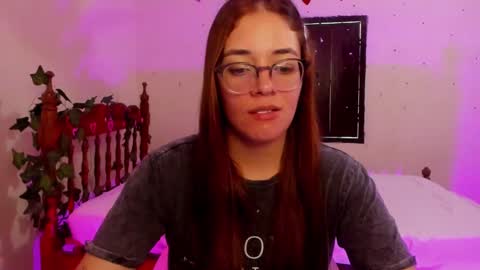 Snapshot of atenas__05 chatting on December 23, 7:09 pm atenas online show from December 23, 7:09 pm