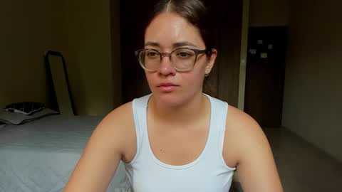 Snapshot of atenas__05 chatting on January 24, 7:39 pm atenas online show from January 24, 7:39 pm