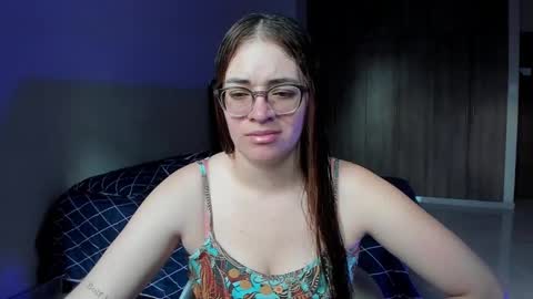 Snapshot of atenas__05 chatting on January 19, 8:09 pm atenas online show from January 19, 8:09 pm