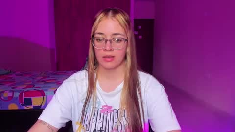 Snapshot of atenas__05 chatting on March 5, 6:34 pm atenas online show from March 5, 6:34 pm
