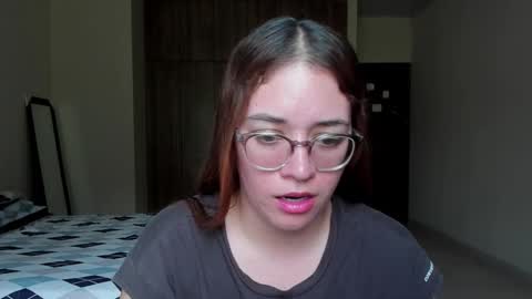 Snapshot of atenas__05 chatting on February 7, 7:06 pm atenas online show from February 7, 7:06 pm