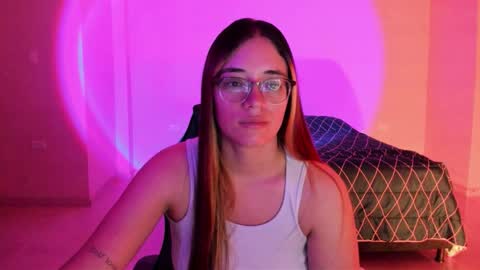 Snapshot of atenas__05 chatting on September 17, 9:29 am atenas online show from September 17, 9:29 am
