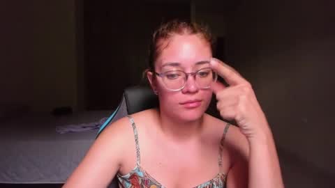 Snapshot of atenas__05 chatting on February 25, 7:38 pm atenas online show from February 25, 7:38 pm