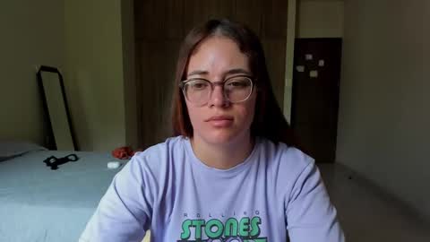 Snapshot of atenas__05 chatting on January 25, 7:05 pm atenas online show from January 25, 7:05 pm