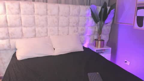 atenea velle online show from February 20, 1:45 pm