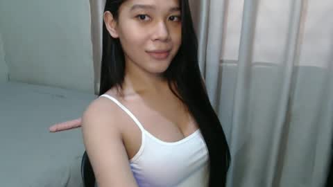 Snapshot of atheena_charm chatting on January 6, 12:37 am Athena online show from January 6, 12:37 am