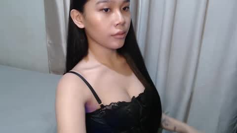 Snapshot of atheena_charm chatting on January 19, 3:21 pm Athena online show from January 19, 3:21 pm