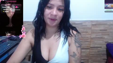 Snapshot of athenea_russo4 chatting on January 25, 1:32 am BELA online show from January 25, 1:32 am