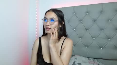 Snapshot of atheneaaa_ chatting on September 12, 8:01 am Athenea online show from September 12, 8:01 am