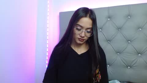 Snapshot of atheneaaa_ chatting on October 17, 10:35 pm Athenea online show from October 17, 10:35 pm