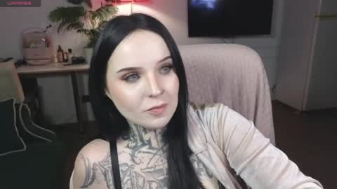 online every day between 10am-23pm online show from May 23, 9:46 pm