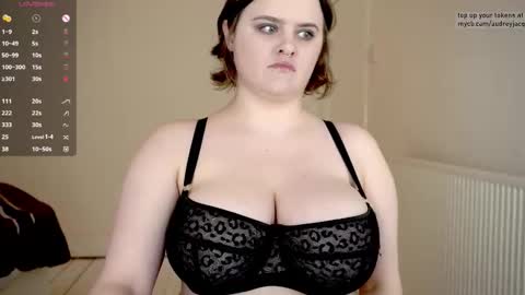 Audrey Jacq online show from February 23, 4:39 pm