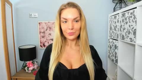 AulloraSensual online show from February 10, 8:20 am