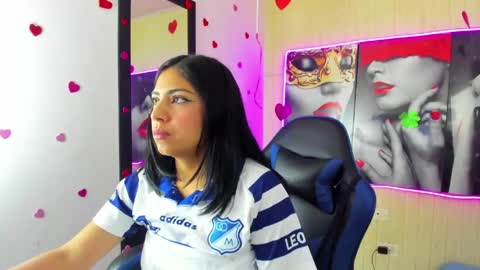 Aura Bluee Love online show from May 3, 4:27 am