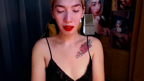 Snapshot of aurakharisma_xx chatting on February 15, 6:02 am Miss awra online show from February 15, 6:02 am
