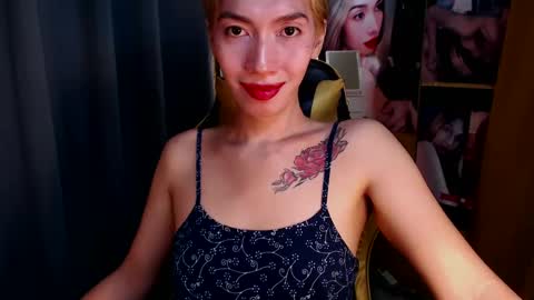 Snapshot of aurakharisma_xx chatting on January 13, 5:12 am Miss awra online show from January 13, 5:12 am