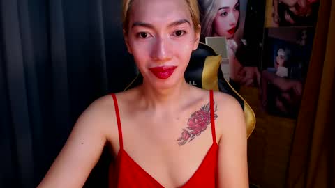 Snapshot of aurakharisma_xx chatting on January 28, 4:29 am Miss awra online show from January 28, 4:29 am