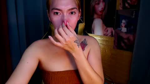 Snapshot of aurakharisma_xx chatting on September 27, 7:15 am Miss awra online show from September 27, 7:15 am