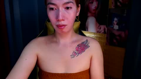 Snapshot of aurakharisma_xx chatting on October 17, 7:00 am Miss awra online show from October 17, 7:00 am