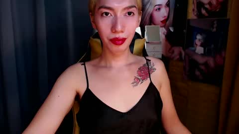 Snapshot of aurakharisma_xx chatting on January 17, 5:21 am Miss awra online show from January 17, 5:21 am