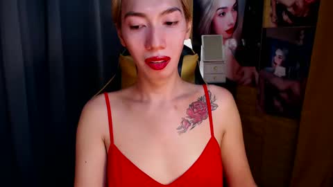 Snapshot of aurakharisma_xx chatting on February 3, 4:46 am Miss awra online show from February 3, 4:46 am