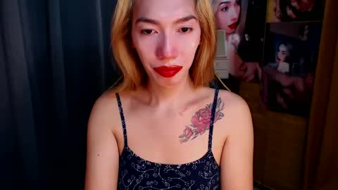 Snapshot of aurakharisma_xx chatting on February 6, 3:48 am Miss awra online show from February 6, 3:48 am