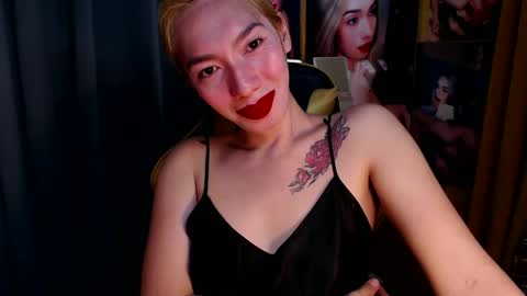 Snapshot of aurakharisma_xx chatting on March 1, 4:26 am Miss awra online show from March 1, 4:26 am