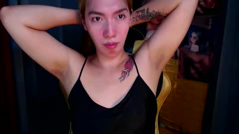 Snapshot of aurakharisma_xx chatting on October 15, 5:43 am Miss awra online show from October 15, 5:43 am