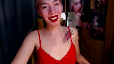 Snapshot of aurakharisma_xx chatting on March 2, 5:23 am Miss awra online show from March 2, 5:23 am