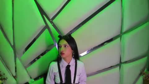 aurora online show from November 28, 3:04 pm