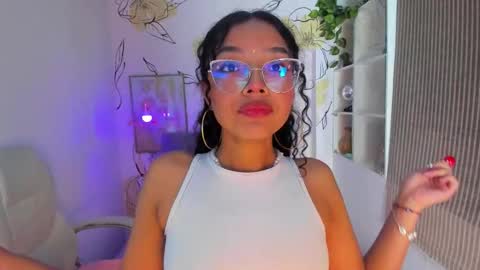 Snapshot of aurora_blis chatting on October 9, 1:15 pm aurora_blis online show from October 9, 1:15 pm