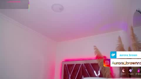 Snapshot of aurora_brown chatting on September 17, 5:05 am Aurora online show from September 17, 5:05 am