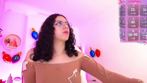Snapshot of aurora_brown chatting on December 30, 3:47 am Aurora online show from December 30, 3:47 am