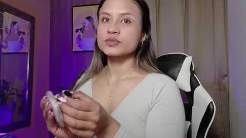 aurora_collins08 online show from February 17, 3:00 pm