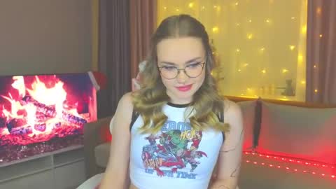 Snapshot of aurora_golden chatting on January 24, 4:28 pm Kate online show from January 24, 4:28 pm