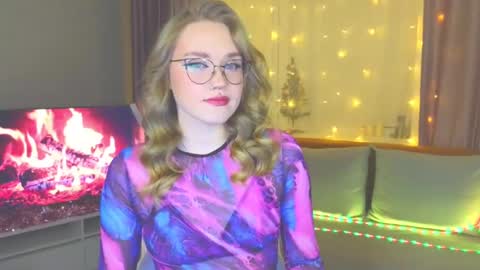 Snapshot of aurora_golden chatting on January 4, 4:00 pm Kate online show from January 4, 4:00 pm