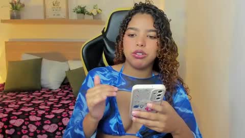 Snapshot of aurora_rodriguez chatting on September 10, 12:38 pm aurora_rodriguez online show from September 10, 12:38 pm