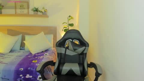 Snapshot of aurora_rodriguez chatting on September 26, 1:31 pm aurora_rodriguez online show from September 26, 1:31 pm