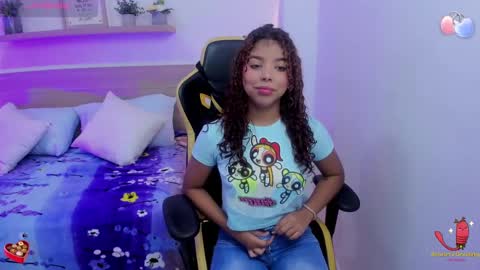 Snapshot of aurora_rodriguez chatting on January 2, 12:24 pm aurora_rodriguez online show from January 2, 12:24 pm