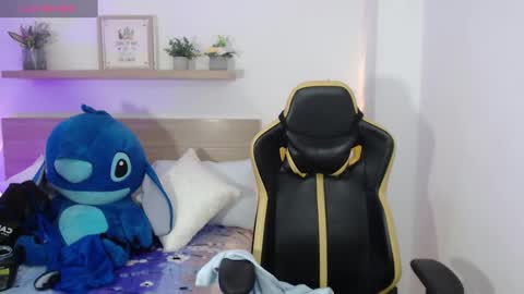 Snapshot of aurora_rodriguez chatting on December 5, 12:11 pm aurora_rodriguez online show from December 5, 12:11 pm