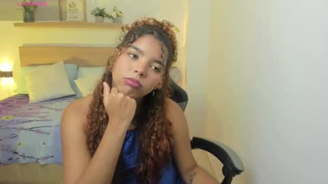 Snapshot of aurora_rodriguez chatting on September 23, 12:36 pm aurora_rodriguez online show from September 23, 12:36 pm