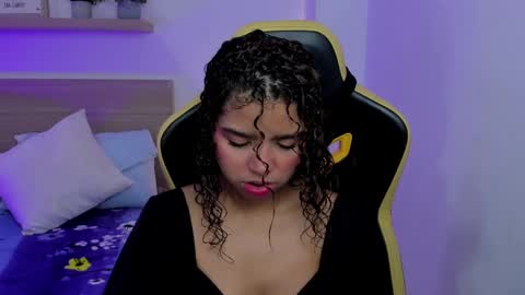 Snapshot of aurora_rodriguez chatting on January 8, 12:26 pm aurora_rodriguez online show from January 8, 12:26 pm