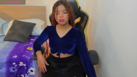 Snapshot of aurora_rodriguez chatting on February 4, 12:22 pm aurora_rodriguez online show from February 4, 12:22 pm