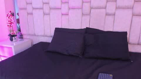 Aurora  online show from November 14, 7:25 pm