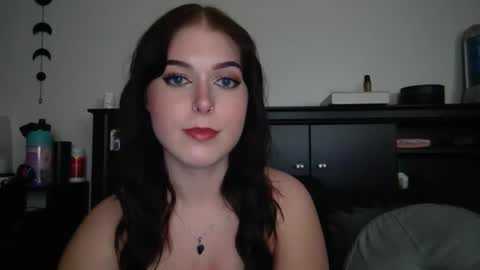 auroralightz1 online show from September 20, 2:32 am