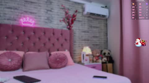 Snapshot of aurorasim chatting on December 28, 1:17 pm Aurora online show from December 28, 1:17 pm