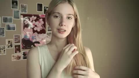 auroremanaugh online show from July 26, 8:11 am